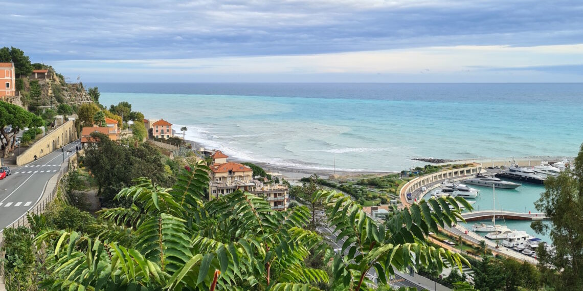 Blick auf die Küste, Ligurien, Italien