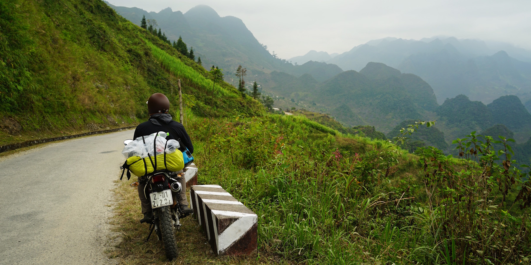 mit dem Motorrad auf dem Ha Giang Loop in Vietnam unterwegs