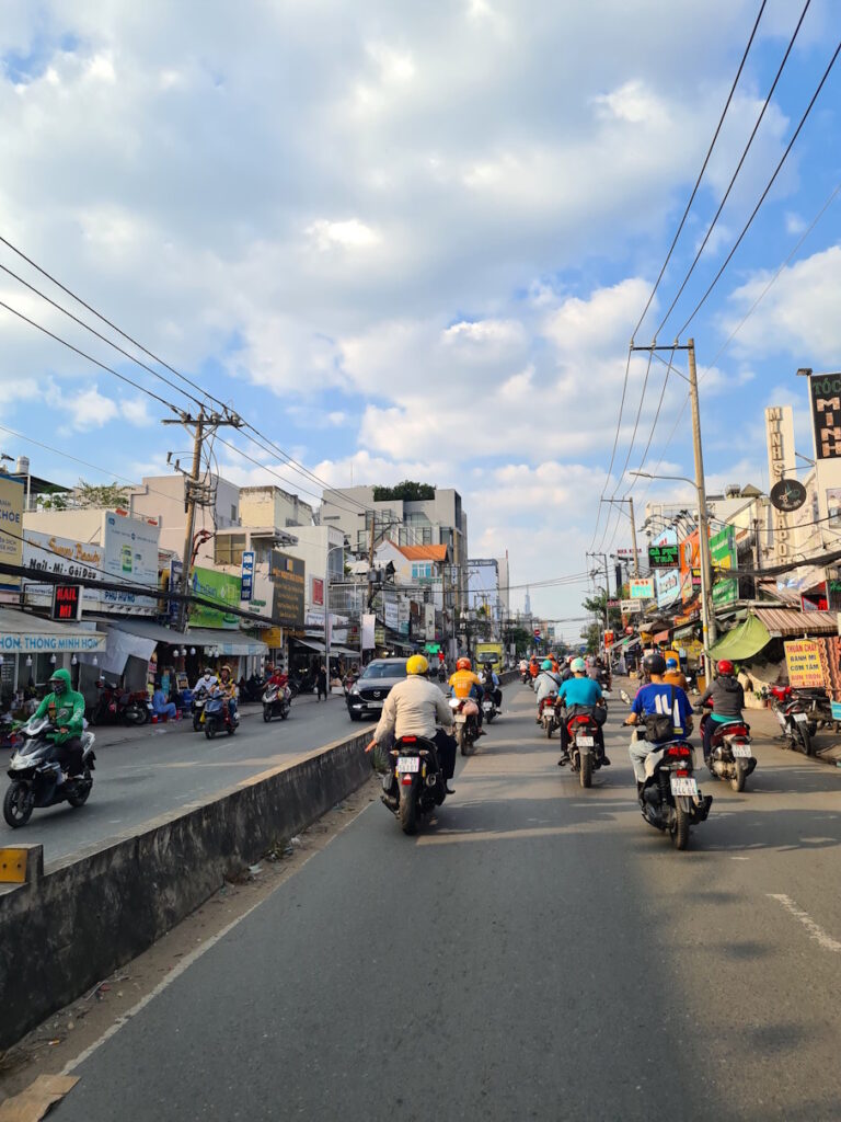 Vietnam Motorradreise - Verkehr durch Ho Chi Minh City